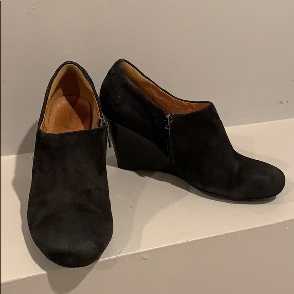 Clarks Shoes - CLARKS Black Leather Wedges Size 8.5